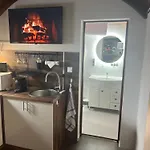 Apartman Eszla 1 Free Large Secure Parking