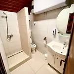 Eszla 1 Free Large Secure Parking Apartman