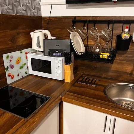 Eszla 1 Free Large Secure Parking