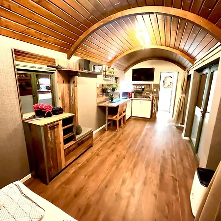 Eszla 1 Free Large Secure Parking Апартаменты *